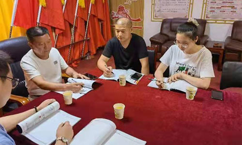 不忘初心，牢記黨恩。山東魯野鋼結構工程有限公司黨支部，開黨會感黨恩，重溫入黨誓言